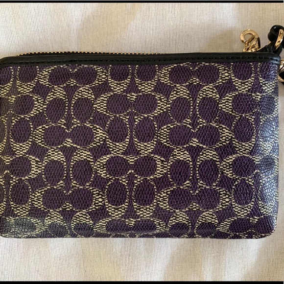 Coach wristlet - Picture 2 of 2